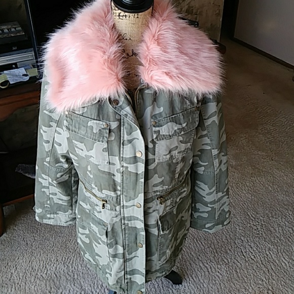 New York & Company Jackets & Blazers - NWT Camo Jacket w/ Pink Faux Fur Trim & Lining